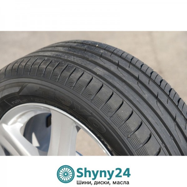 Toyo Proxes CF2 SUV 215/65 R16 98H