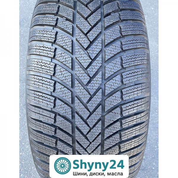 Bridgestone Blizzak LM005 235/45 R18 98V XL – надійність та безпека на зимових дорогах.