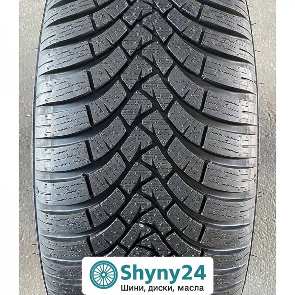 Falken Eurowinter HS01 235/55 R17 103V: Надійна зимова шина для безпечних поїздок