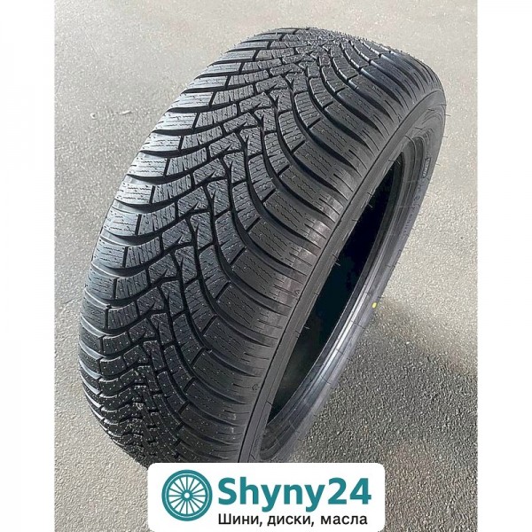 Falken Eurowinter HS01 235/55 R17 103V: Надійна зимова шина для безпечних поїздок