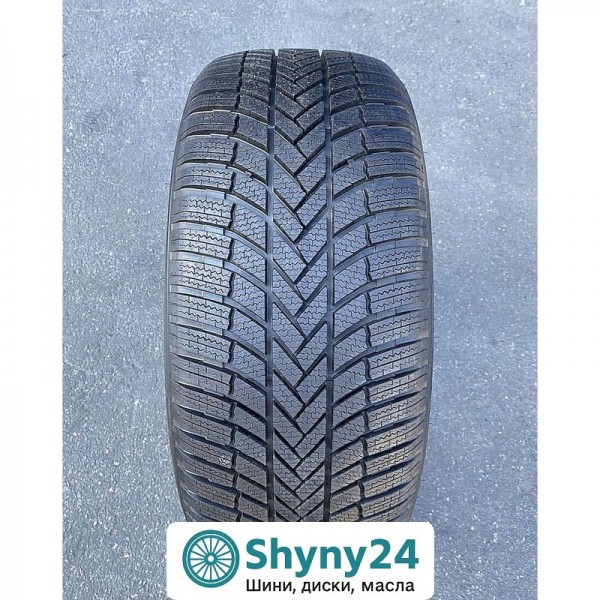 Bridgestone Blizzak LM005 235/45 R18 98V XL – надійність та безпека на зимових дорогах.